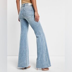 NWOT Express Mid Rise Light Wash Raw Hem '70s Flare Jeans Women’s 2 Regular